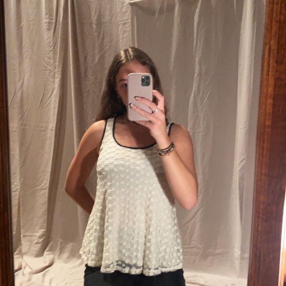 Monteau lace flower tank - Picture 3 of 5